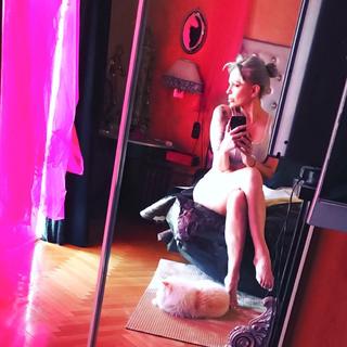 Daniela Cardone feet photo 10