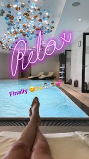 Daniela Hantuchová feet photo thumbnail
