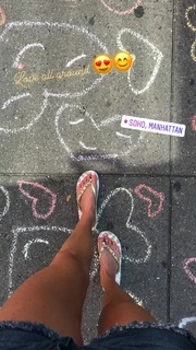 Daniela Hantuchová feet photo thumbnail