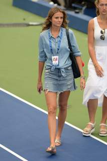 Daniela Hantuchová feet photo thumbnail