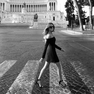 Daniela Hantuchová feet photo thumbnail