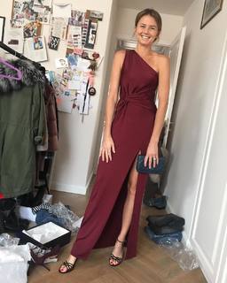 Daniela Hantuchová feet photo thumbnail