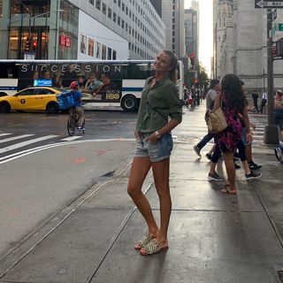 Daniela Hantuchová feet photo thumbnail