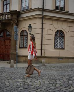 Daniela Hantuchová feet photo thumbnail