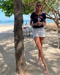 Daniela Hantuchová feet photo thumbnail