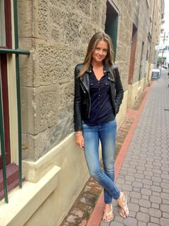 Daniela Hantuchová feet photo thumbnail