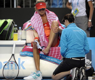 Daniela Hantuchová feet photo thumbnail