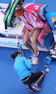 Daniela Hantuchová feet photo thumbnail