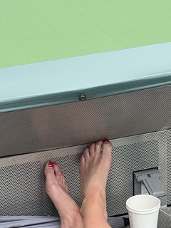 Daniela Hantuchová feet photo thumbnail