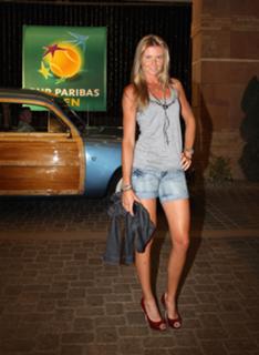Daniela Hantuchová feet photo thumbnail