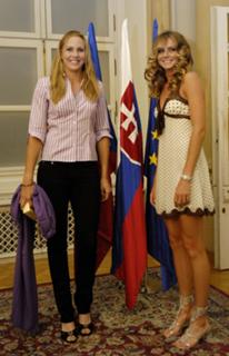 Daniela Hantuchová feet photo thumbnail