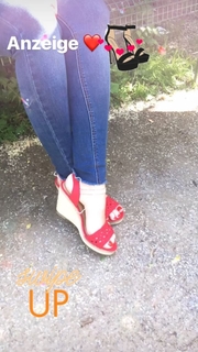 Daniela Katzenberger feet photo thumbnail