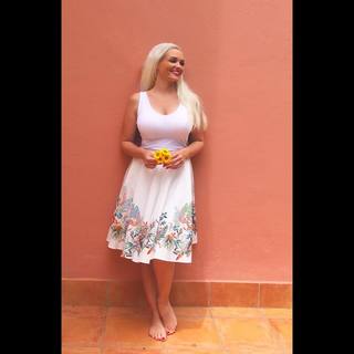 Daniela Katzenberger feet photo thumbnail