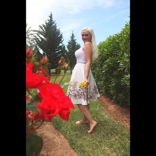 Daniela Katzenberger feet photo thumbnail