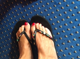 Daniela Katzenberger feet photo thumbnail