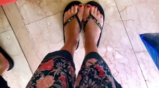 Daniela Katzenberger feet photo thumbnail