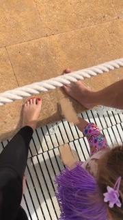 Daniela Katzenberger feet photo thumbnail