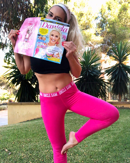 Daniela Katzenberger feet photo thumbnail