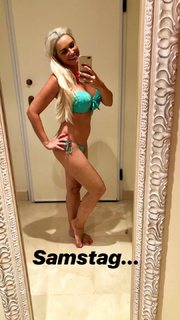 Daniela Katzenberger feet photo thumbnail