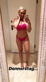 Daniela Katzenberger feet photo thumbnail