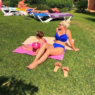 Daniela Katzenberger feet photo thumbnail