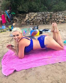 Daniela Katzenberger feet photo thumbnail