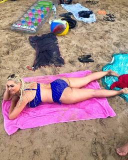 Daniela Katzenberger feet photo thumbnail