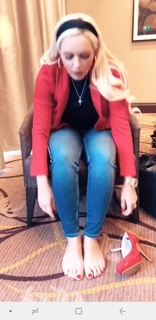 Daniela Katzenberger feet photo thumbnail