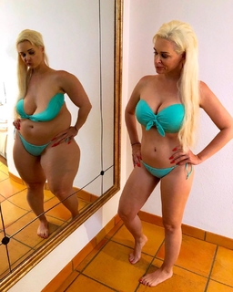 Daniela Katzenberger feet photo thumbnail