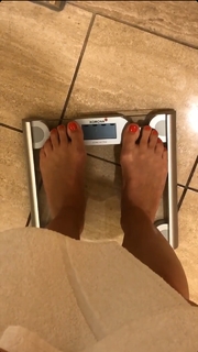 Daniela Katzenberger feet photo thumbnail
