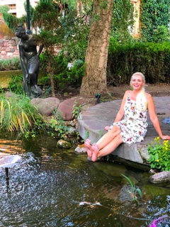 Daniela Katzenberger feet photo thumbnail