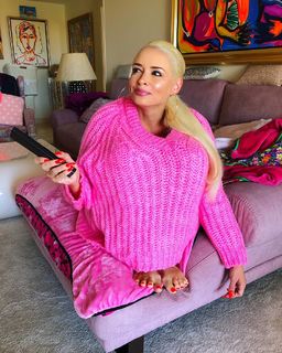 Daniela Katzenberger feet photo thumbnail