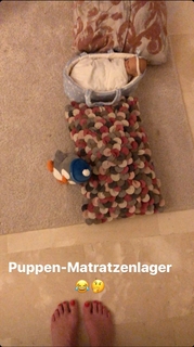 Daniela Katzenberger feet photo thumbnail