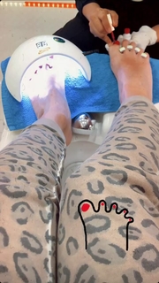 Daniela Katzenberger feet photo thumbnail
