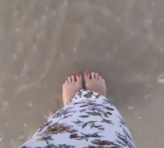 Daniela Katzenberger feet photo thumbnail