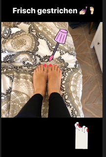 Daniela Katzenberger feet photo thumbnail