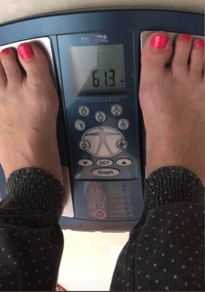 Daniela Katzenberger feet photo thumbnail