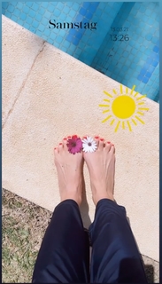 Daniela Katzenberger feet photo thumbnail