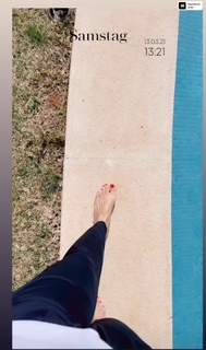 Daniela Katzenberger feet photo thumbnail