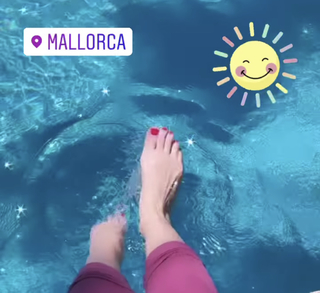 Daniela Katzenberger feet photo thumbnail