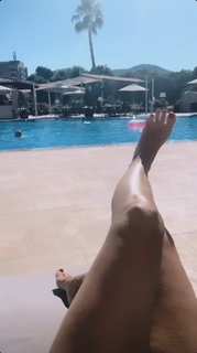 Daniela Katzenberger feet photo thumbnail