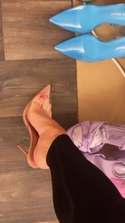 Daniela Katzenberger feet photo thumbnail