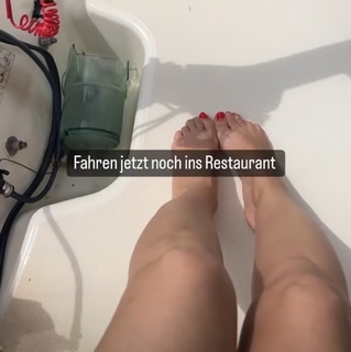 Daniela Katzenberger feet photo thumbnail
