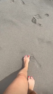 Daniela Katzenberger feet photo thumbnail