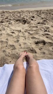 Daniela Katzenberger feet photo thumbnail