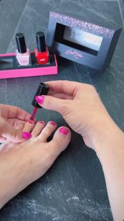 Daniela Katzenberger feet photo thumbnail