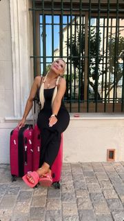 Daniela Katzenberger feet photo thumbnail