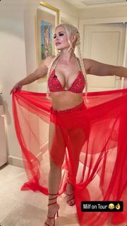 Daniela Katzenberger feet photo 8