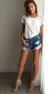 Daniela Lopez Osorio feet photo 1