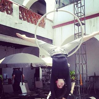 Daniela Luján feet photo thumbnail